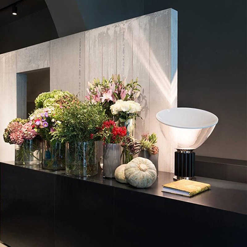 Taccia テーブルランプ