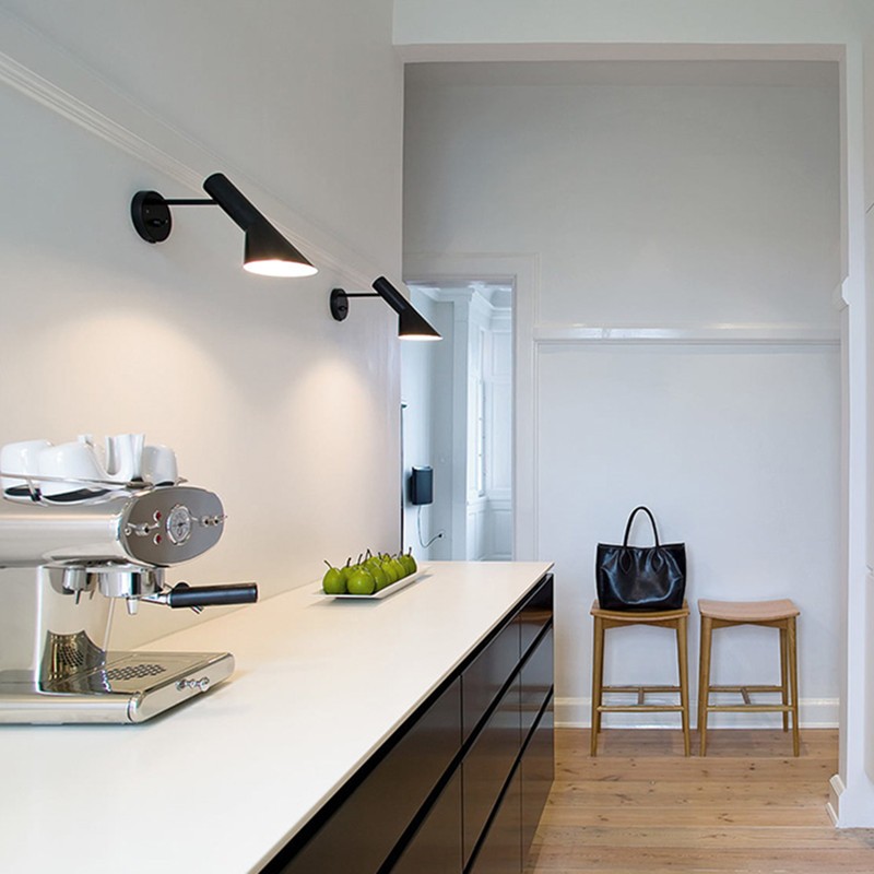 デンマークデザインの回転式ウォールランプ