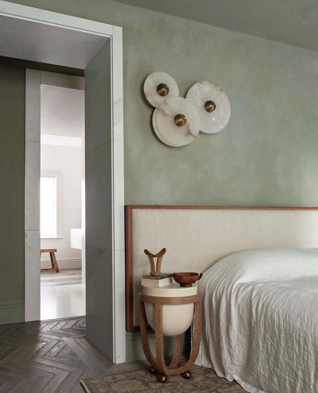 Alabaster Planes Wall Lamp