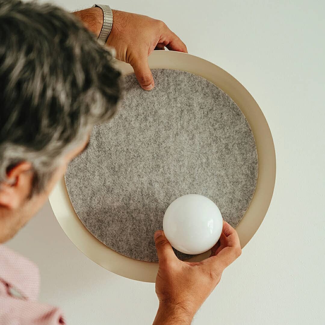 ワイヤーウォールランプ