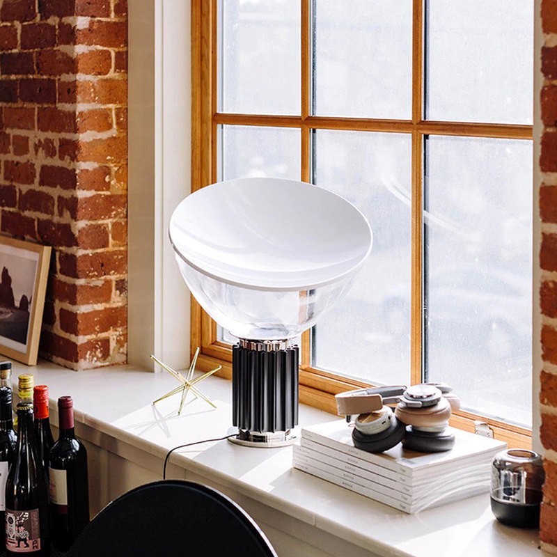 Taccia テーブルランプ