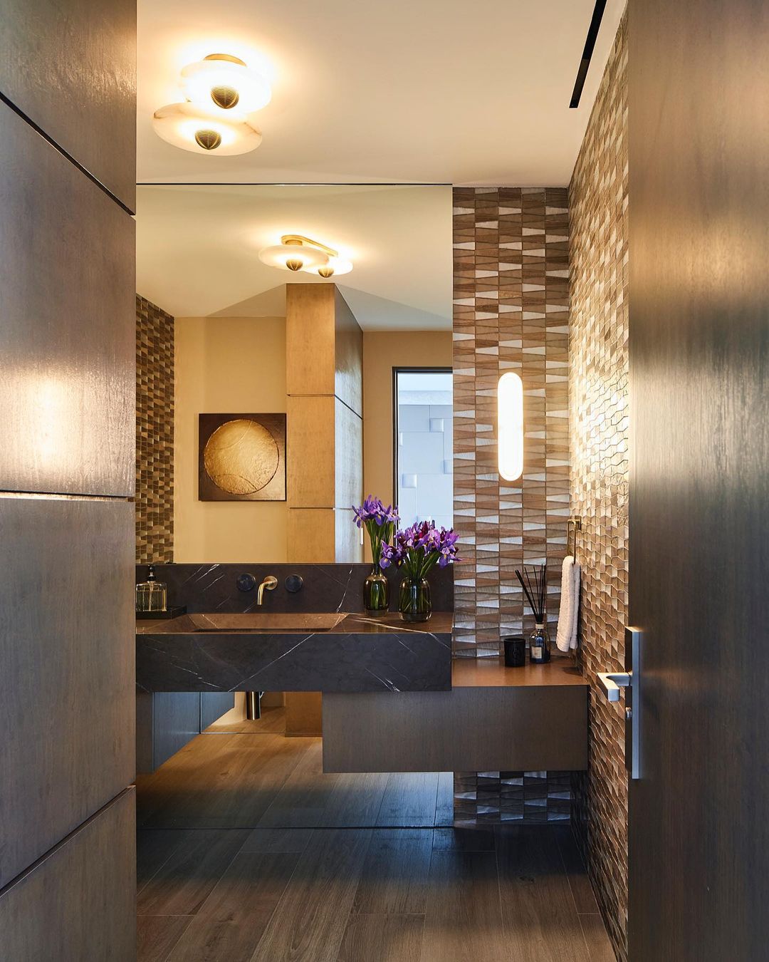 Alabaster Planes Wall Lamp