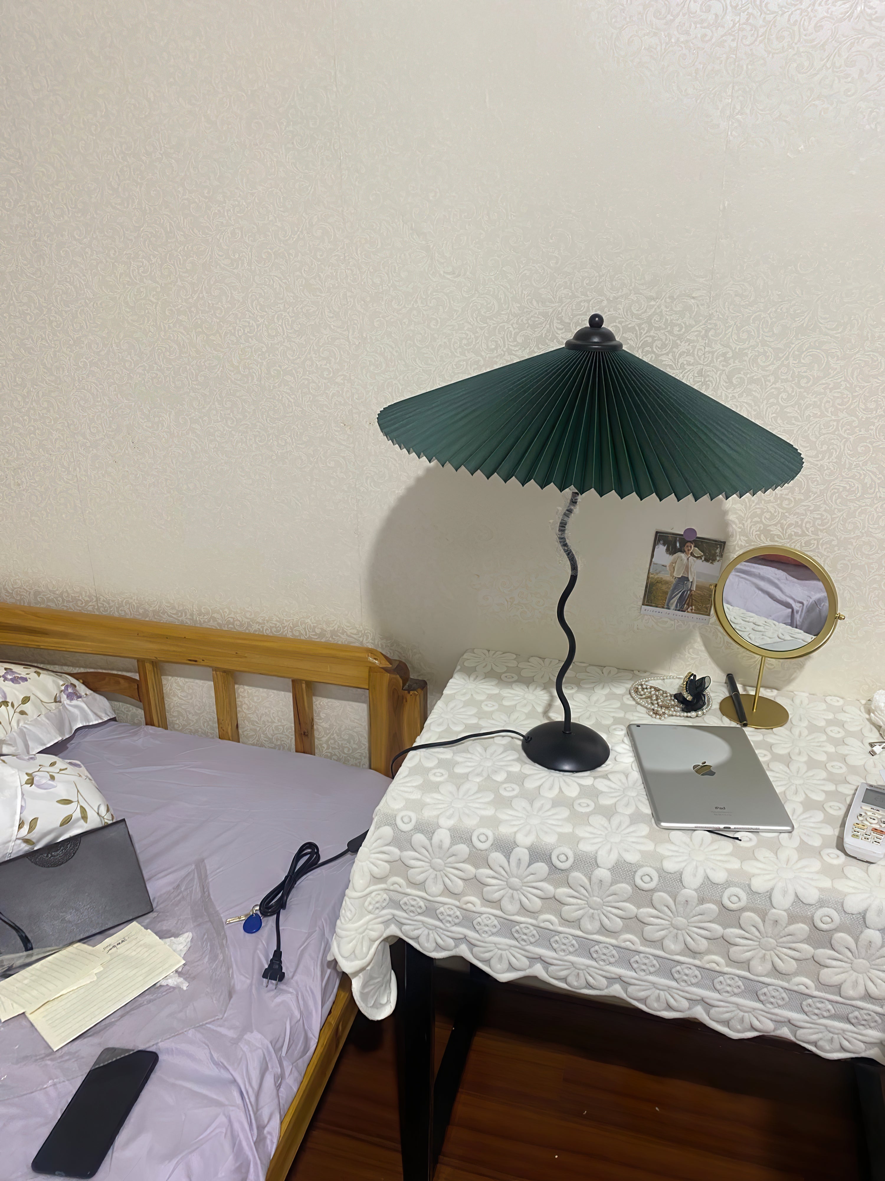 プリーツハットテーブルランプ