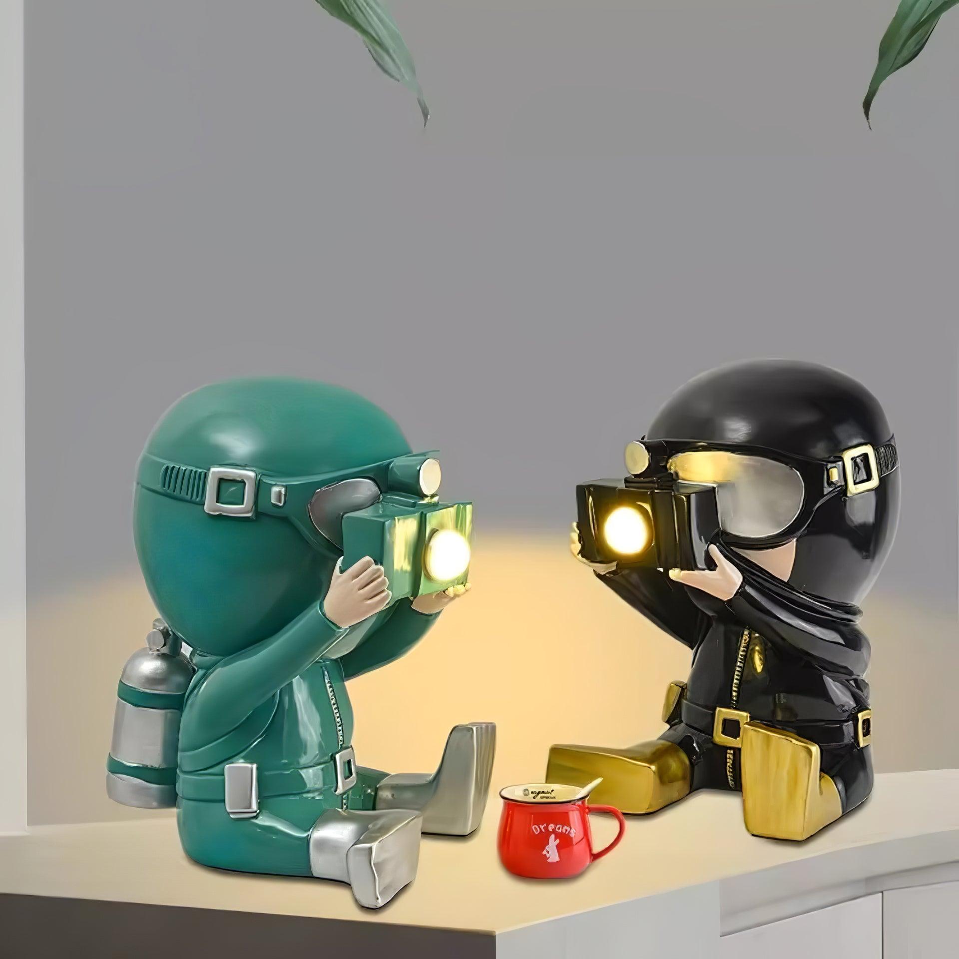 冒険家樹脂テーブルランプ