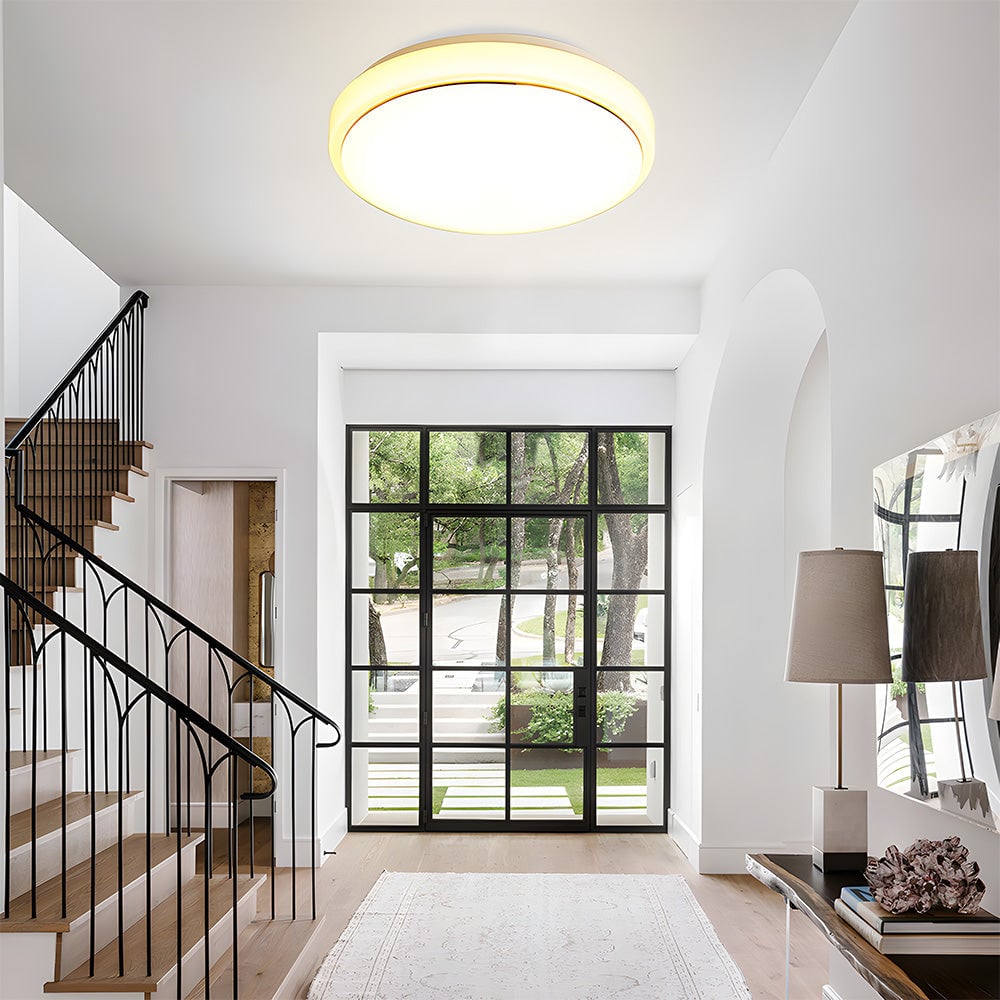 モダンなリビングルームにぴったりの、洗練された丸型LEDシーリングライト