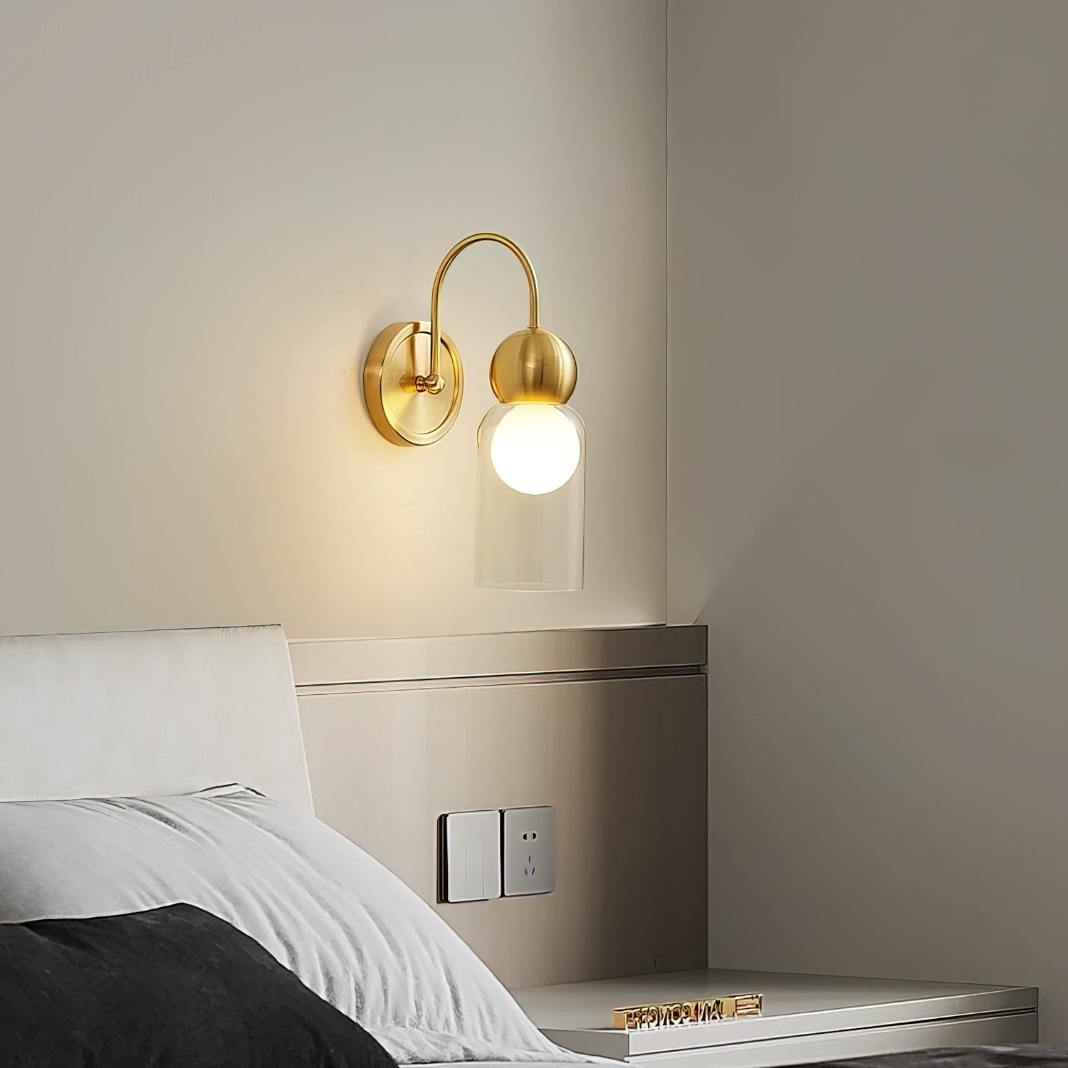 Larkson Wall Light