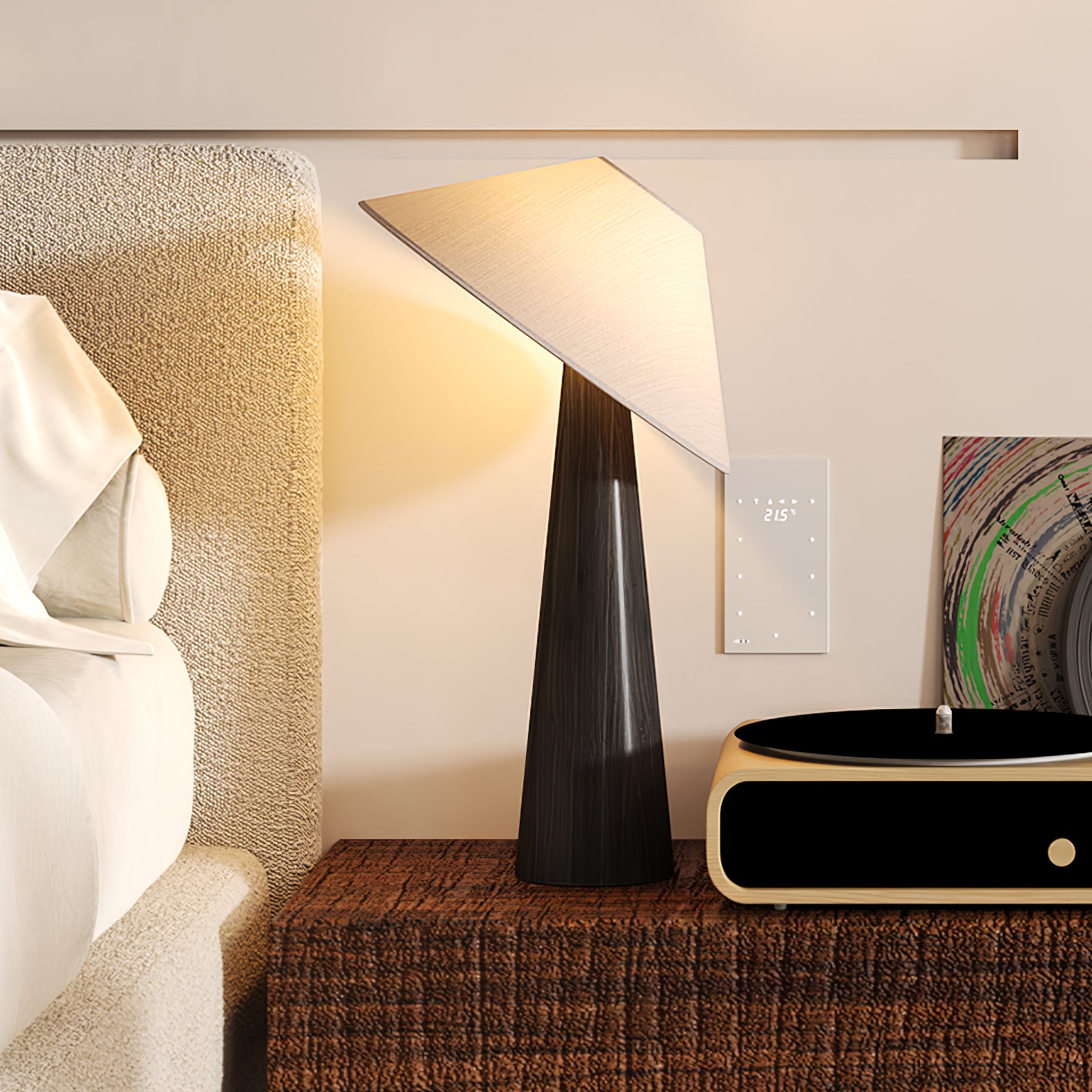 ティルトハット木製テーブルランプ