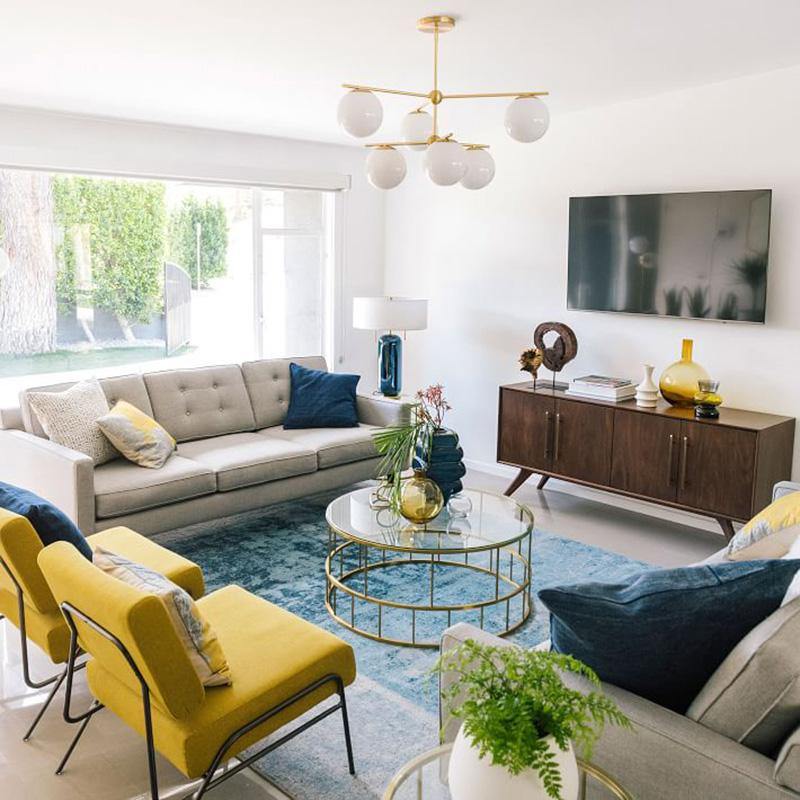 球体とステムのシャンデリア