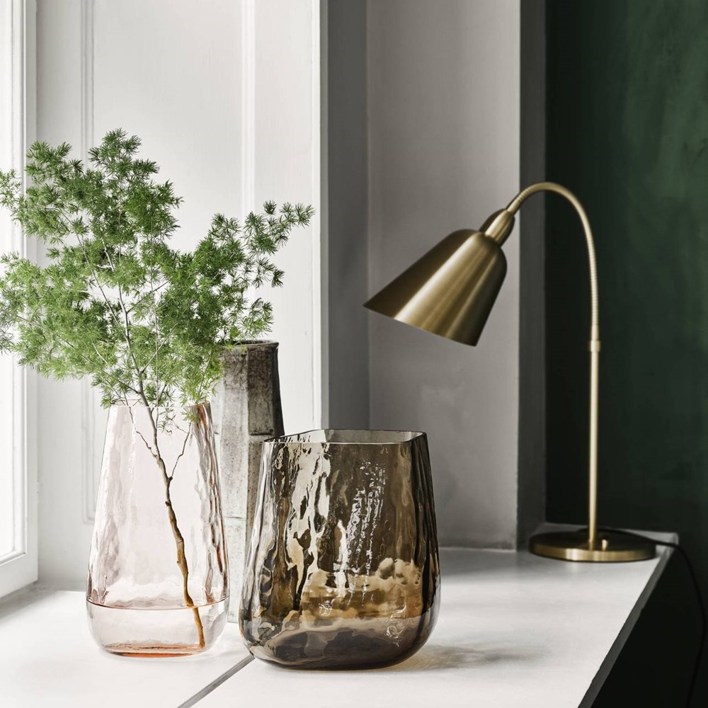 Abandoned-Bellevue AJ8 テーブルランプ