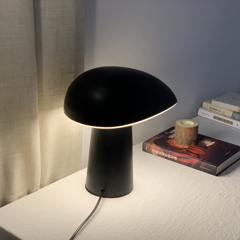 キノコテーブルランプ