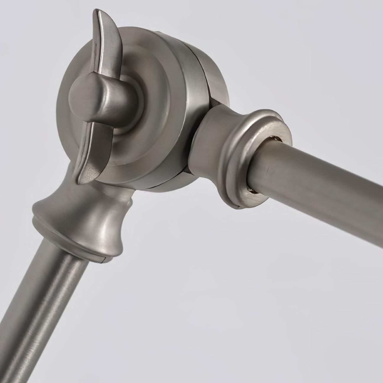 調整可能なスイングアームウォールランプ