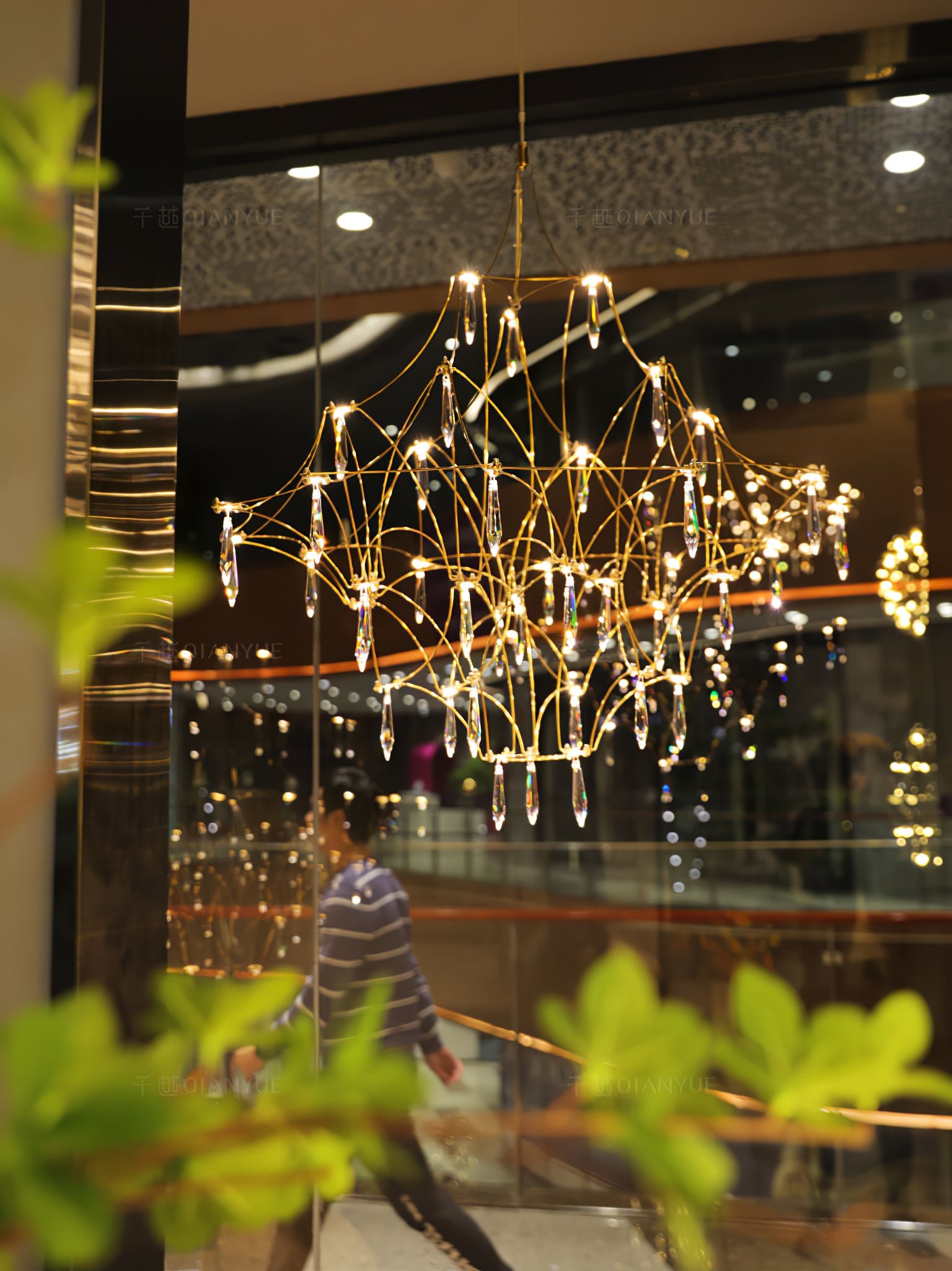 ミラ・シャンデリア