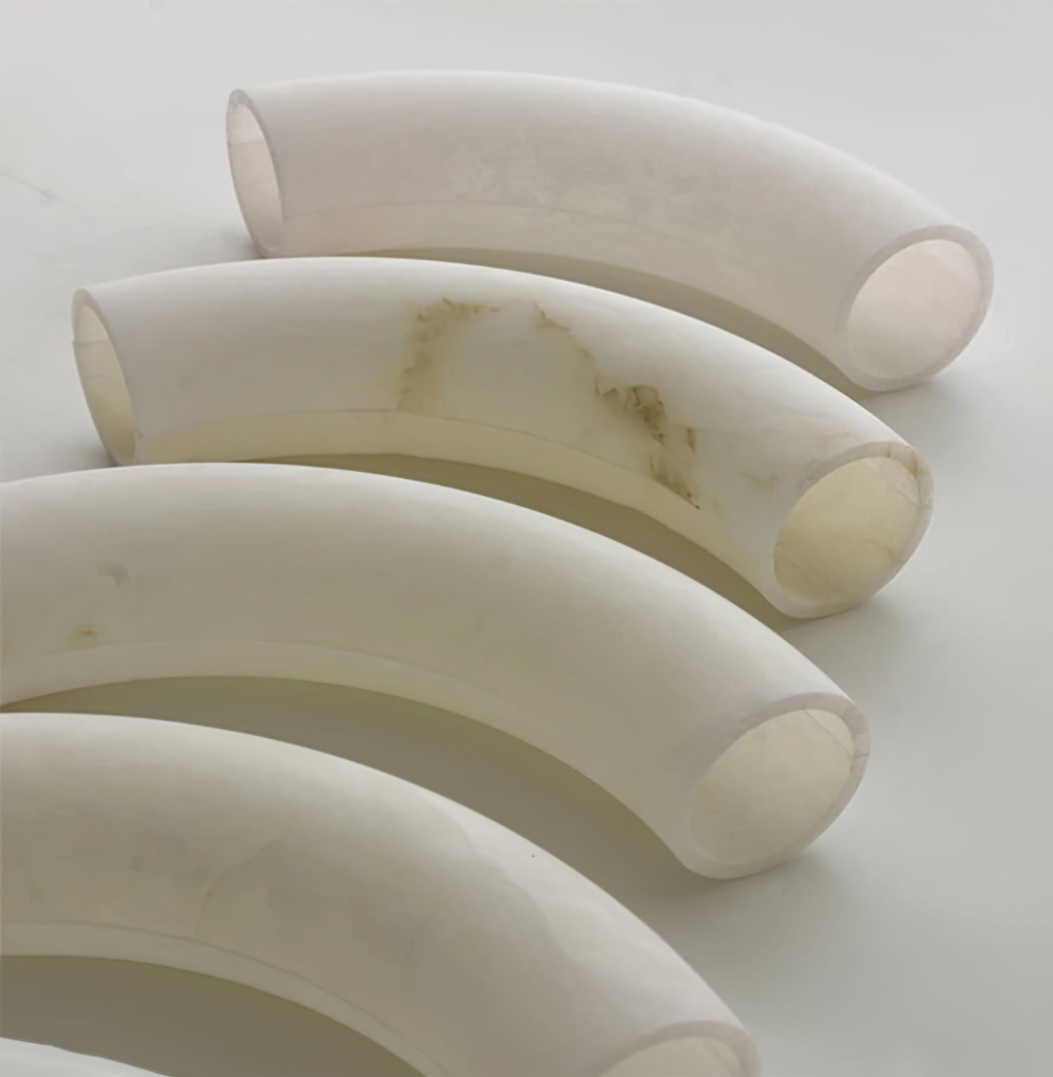 アラバスターオーバルサスペンション