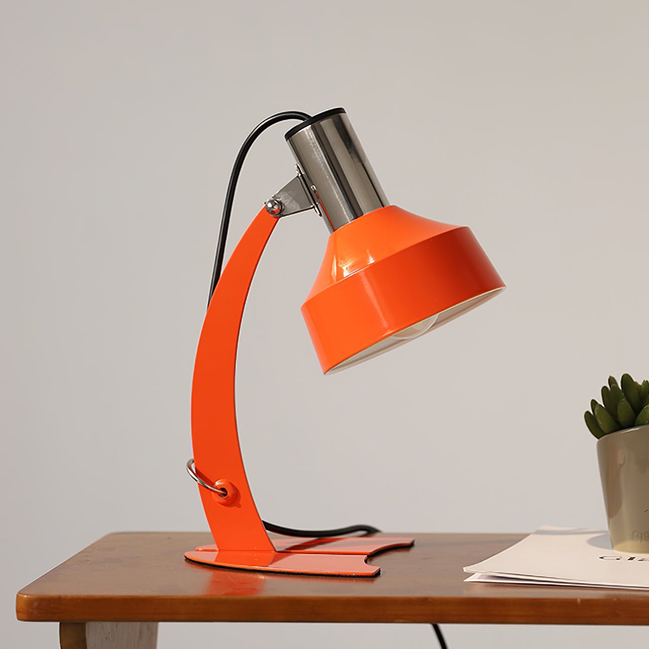 Flash Table Lamp