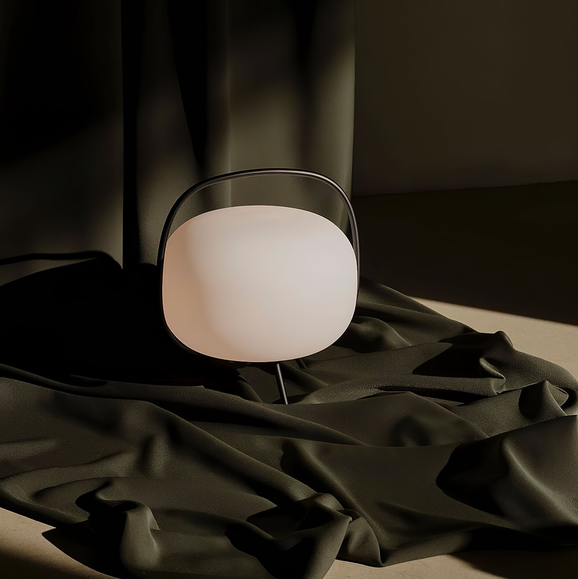 Wander Table Lamp