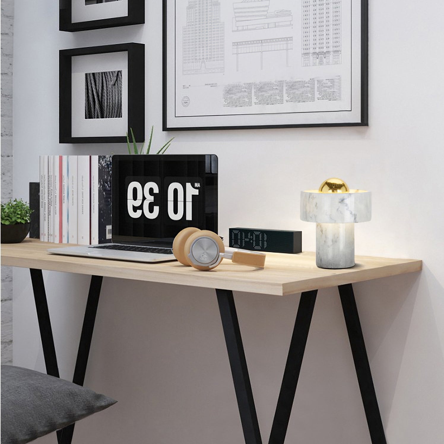 石のテーブルランプ