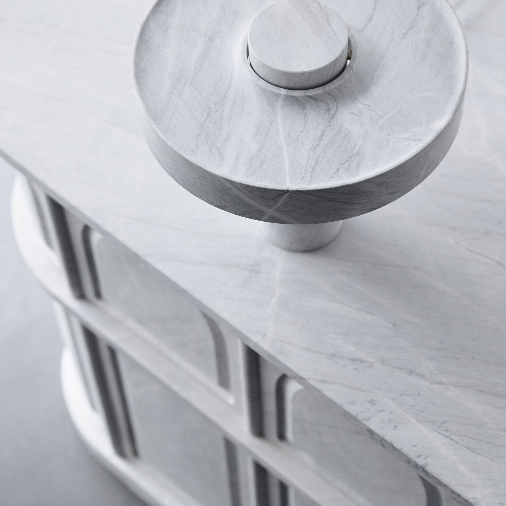 ヘメラデスクランプ