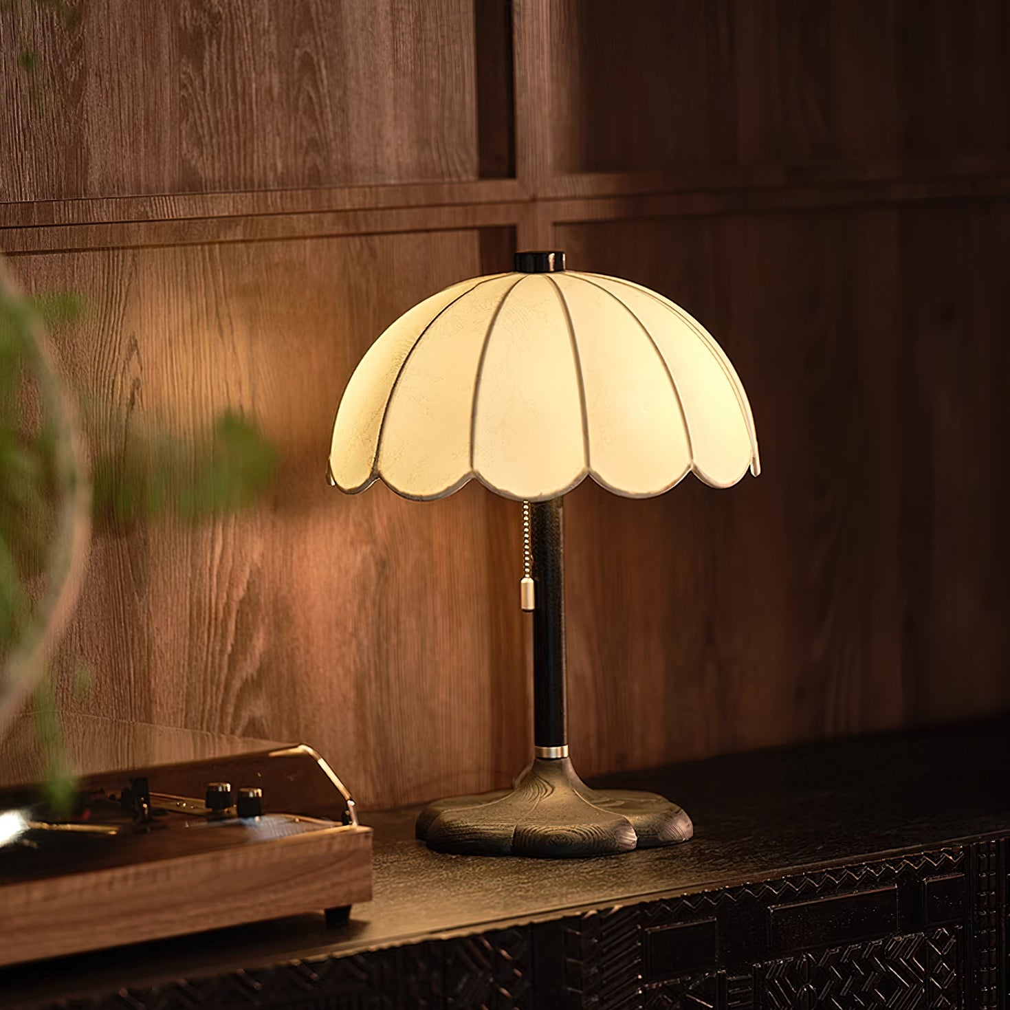 プラハの花びらテーブルランプ