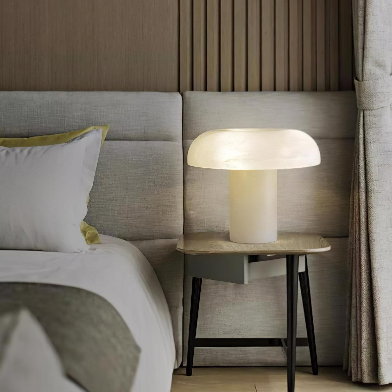 マッシュルーム型テーブルランプ