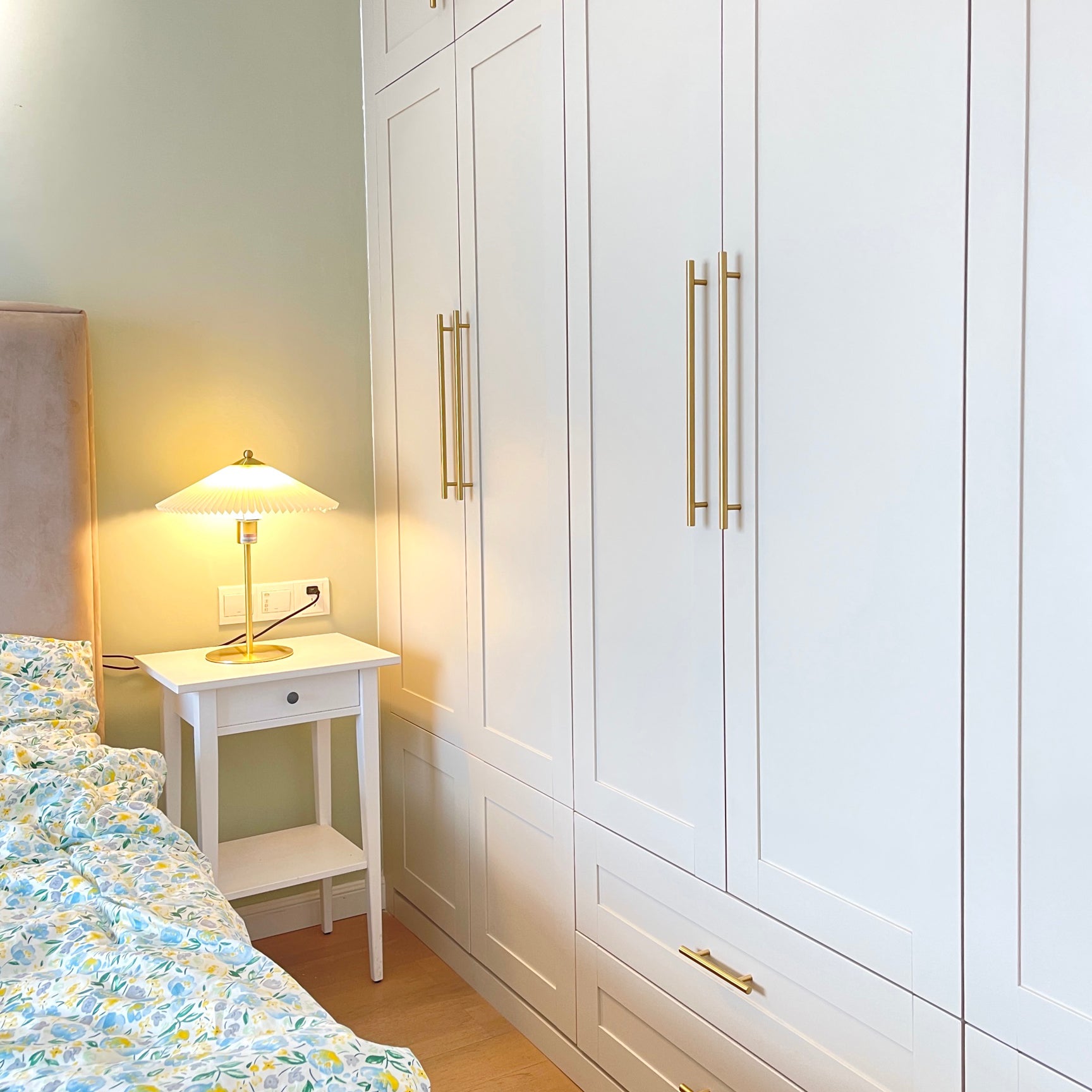 Perla Pleated Table Lamp