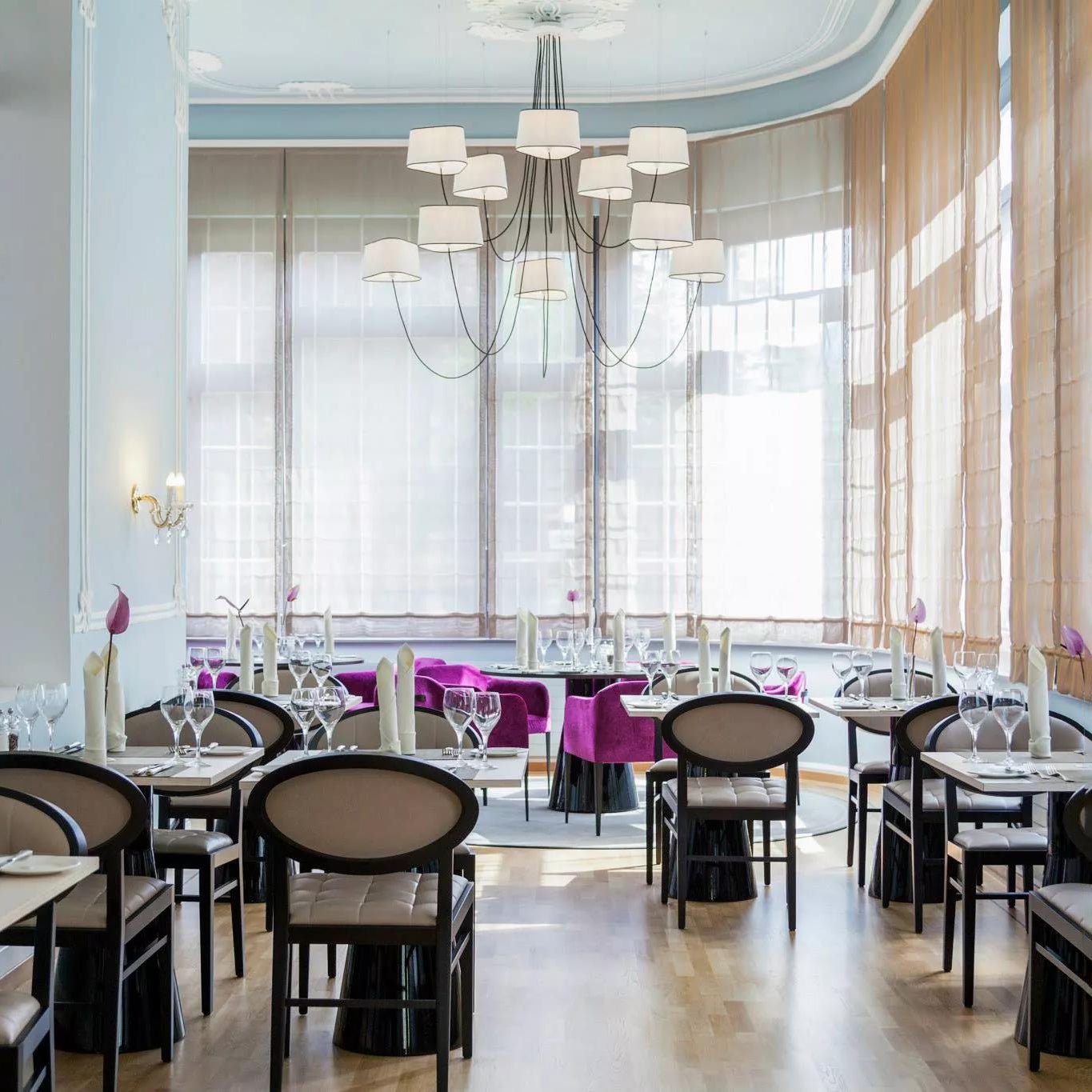 装飾要素シャンデリア