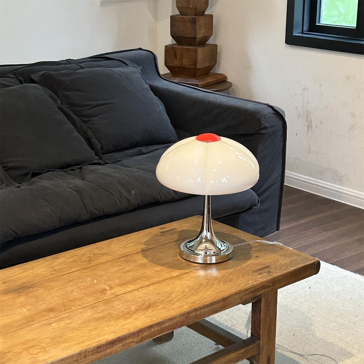 ダリオ フラワーペタル テーブルランプ