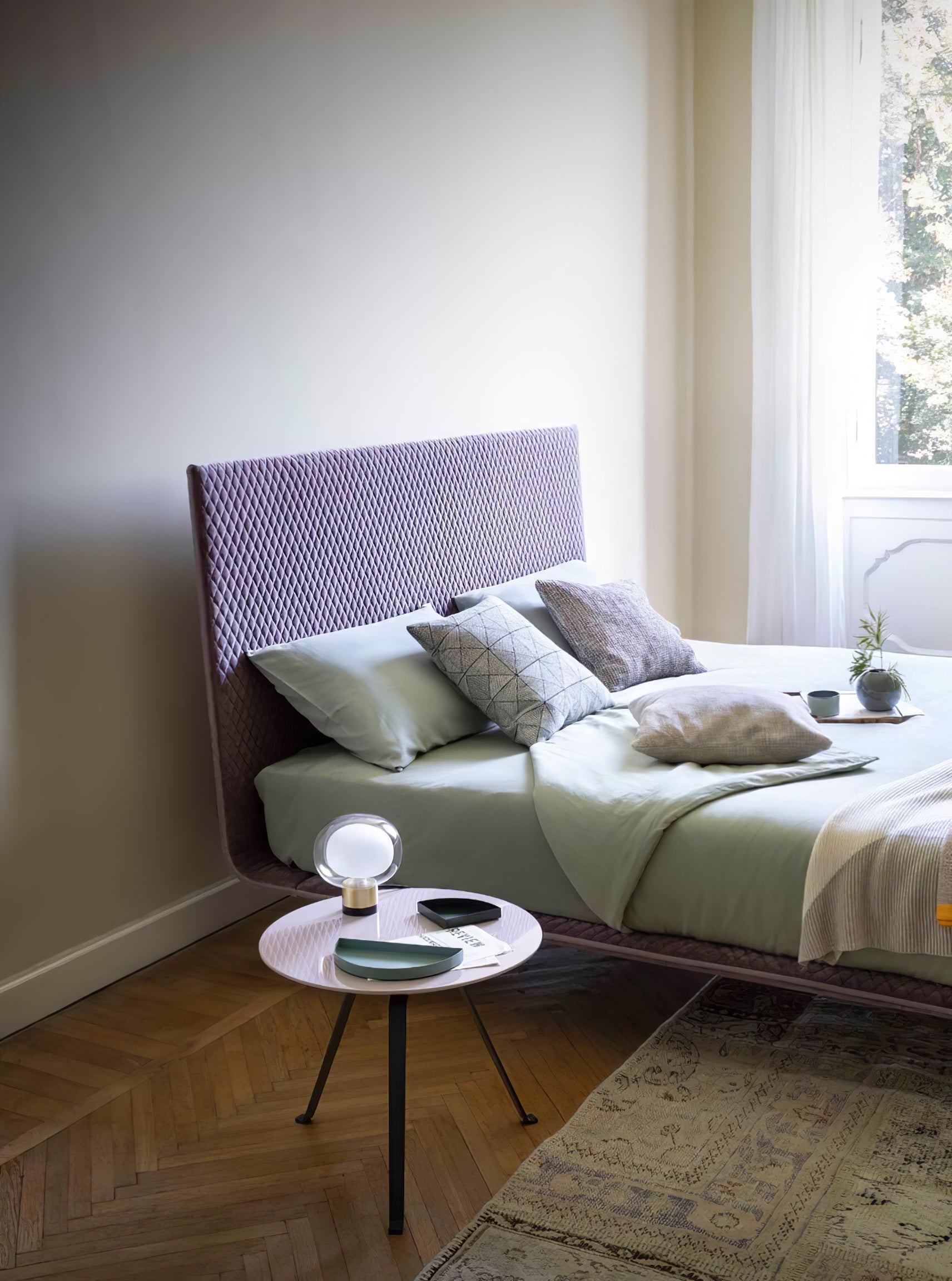 ナビラ テーブルランプ