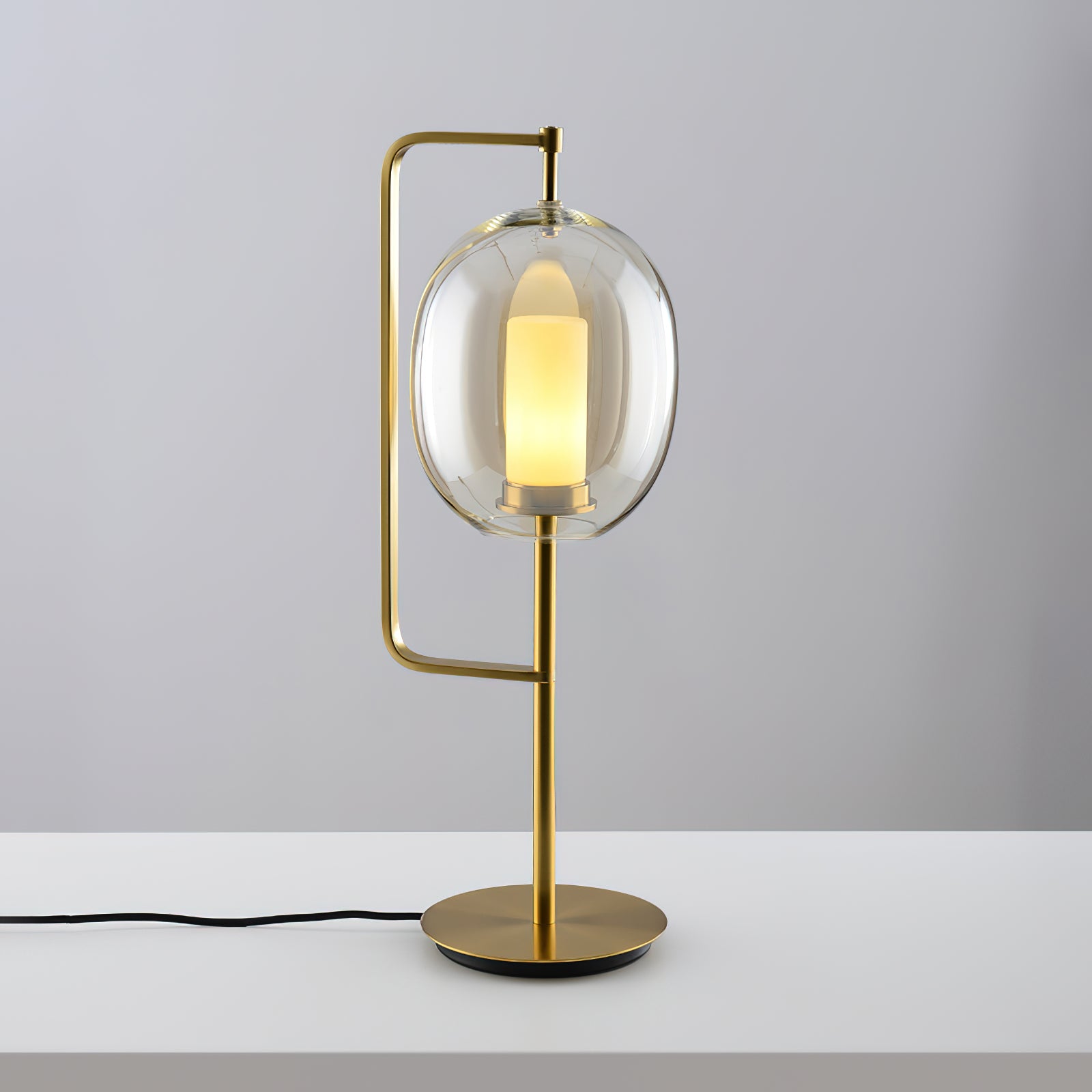 ゴールデンアイ テーブルランプ