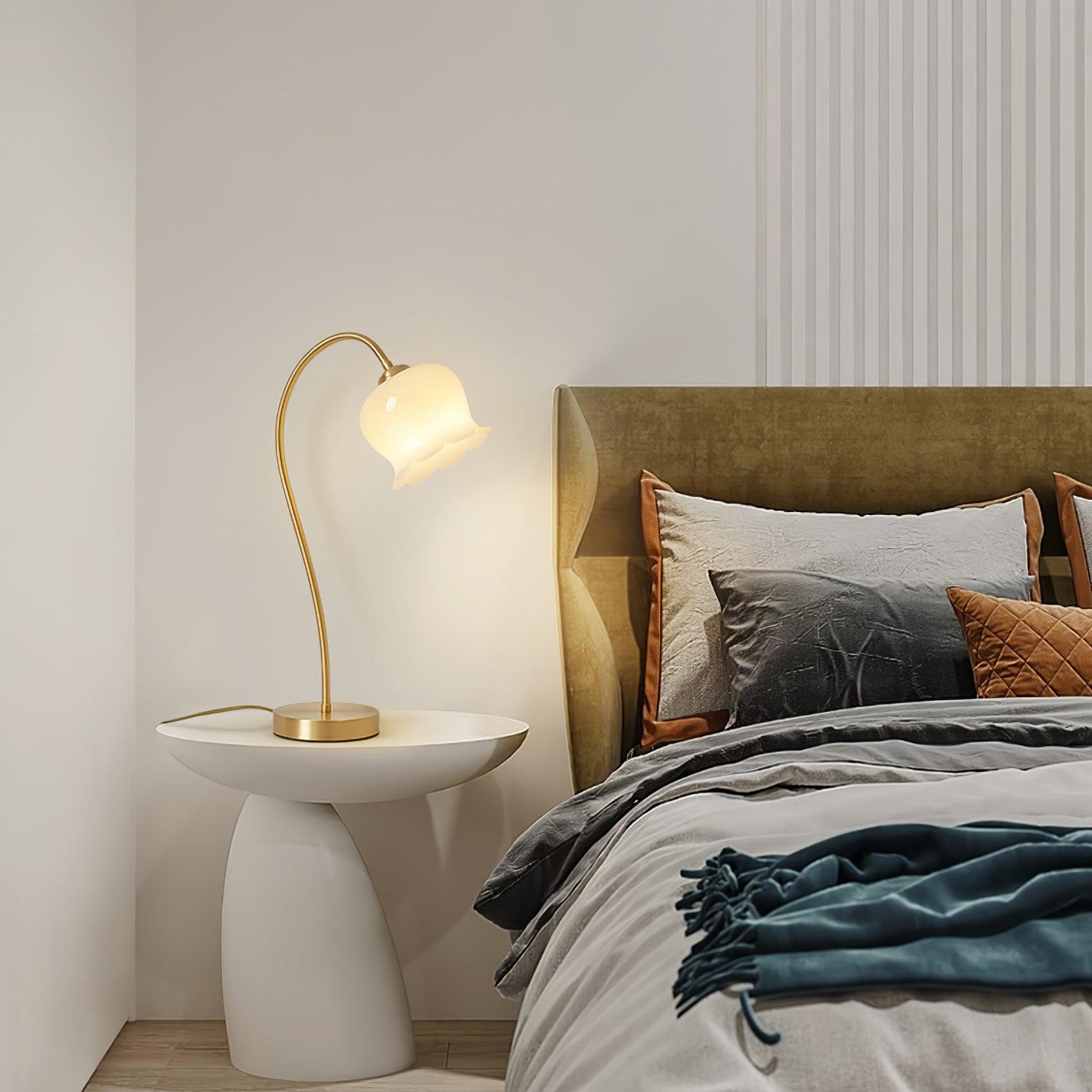 蘭のテーブルランプ