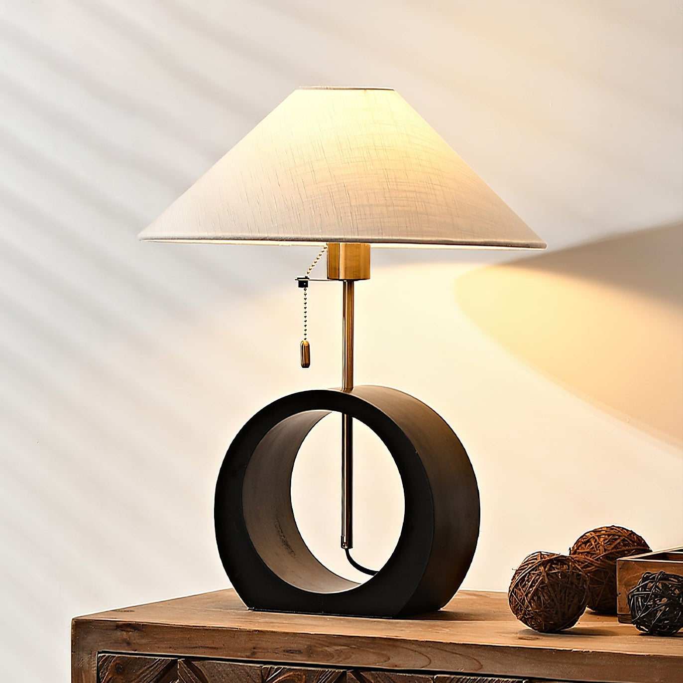 ニルス テーブルランプ