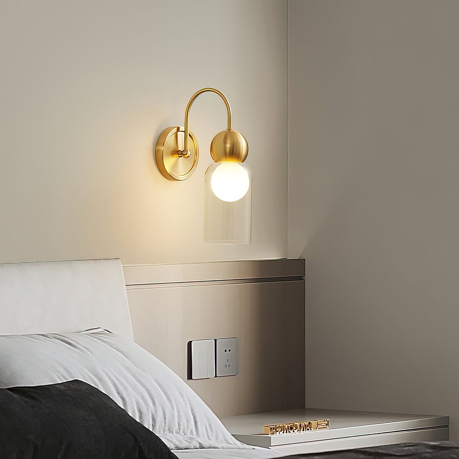 Larkson Wall Light