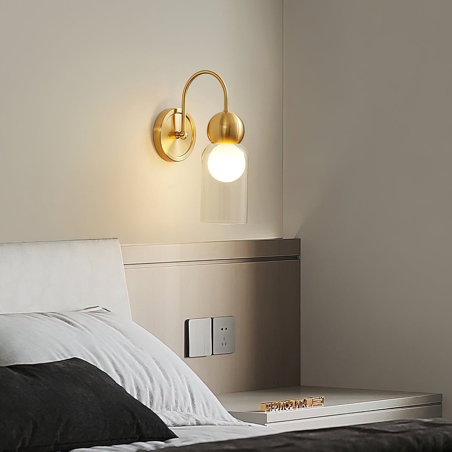 Larkson Wall Light