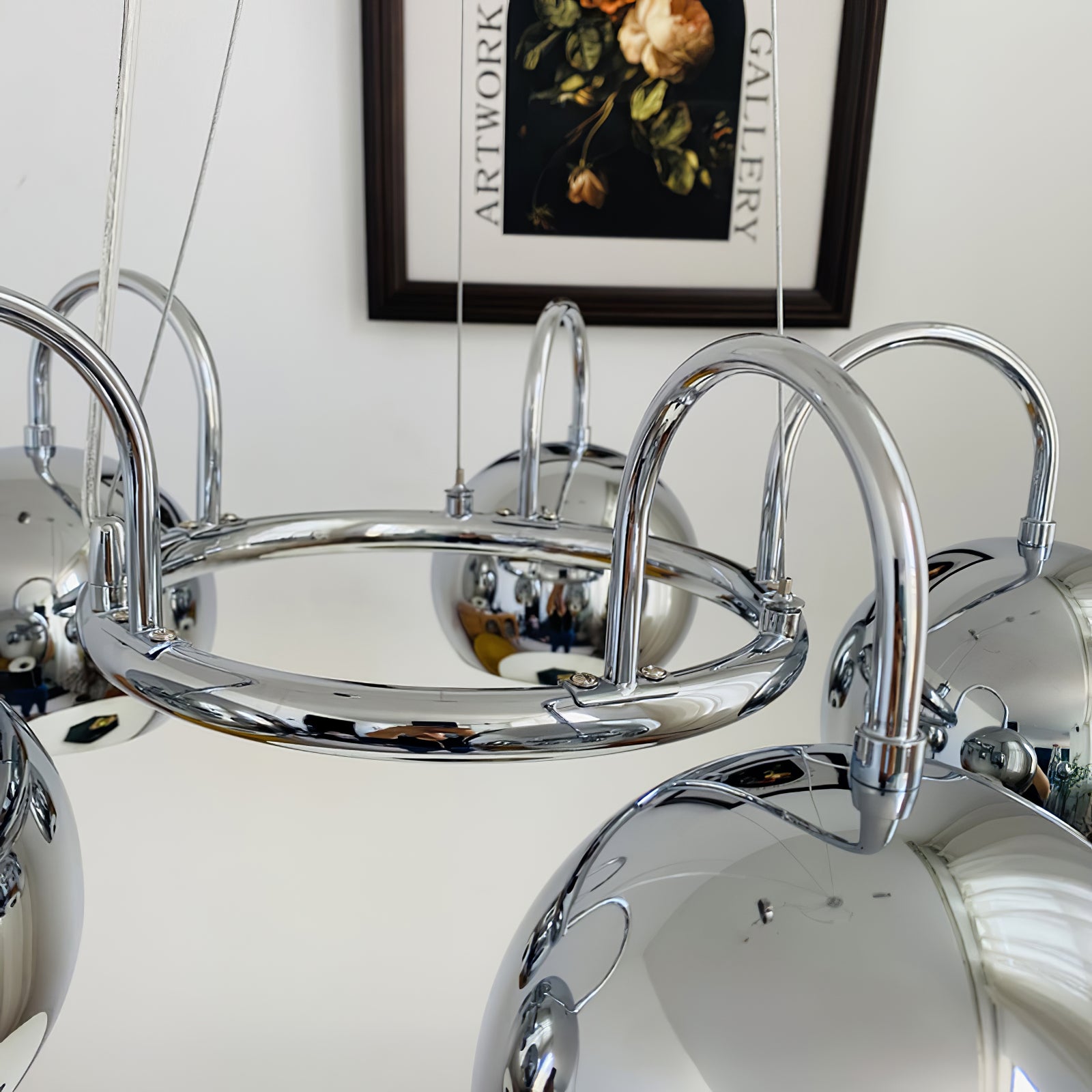 目玉シャンデリア