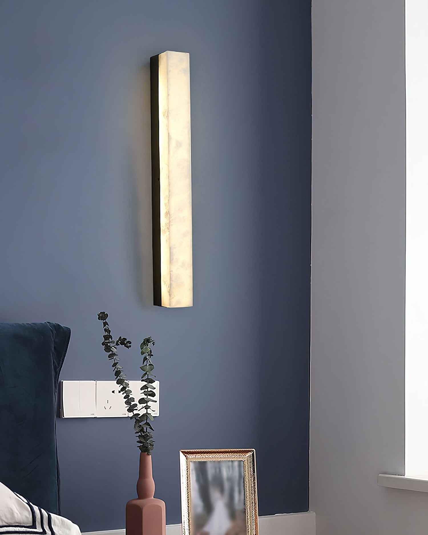 デラニー アラバスター ウォールランプ