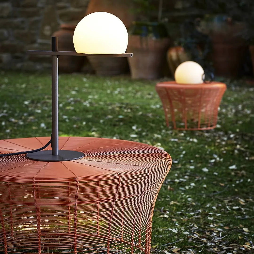 Circ 3725 テーブルランプ