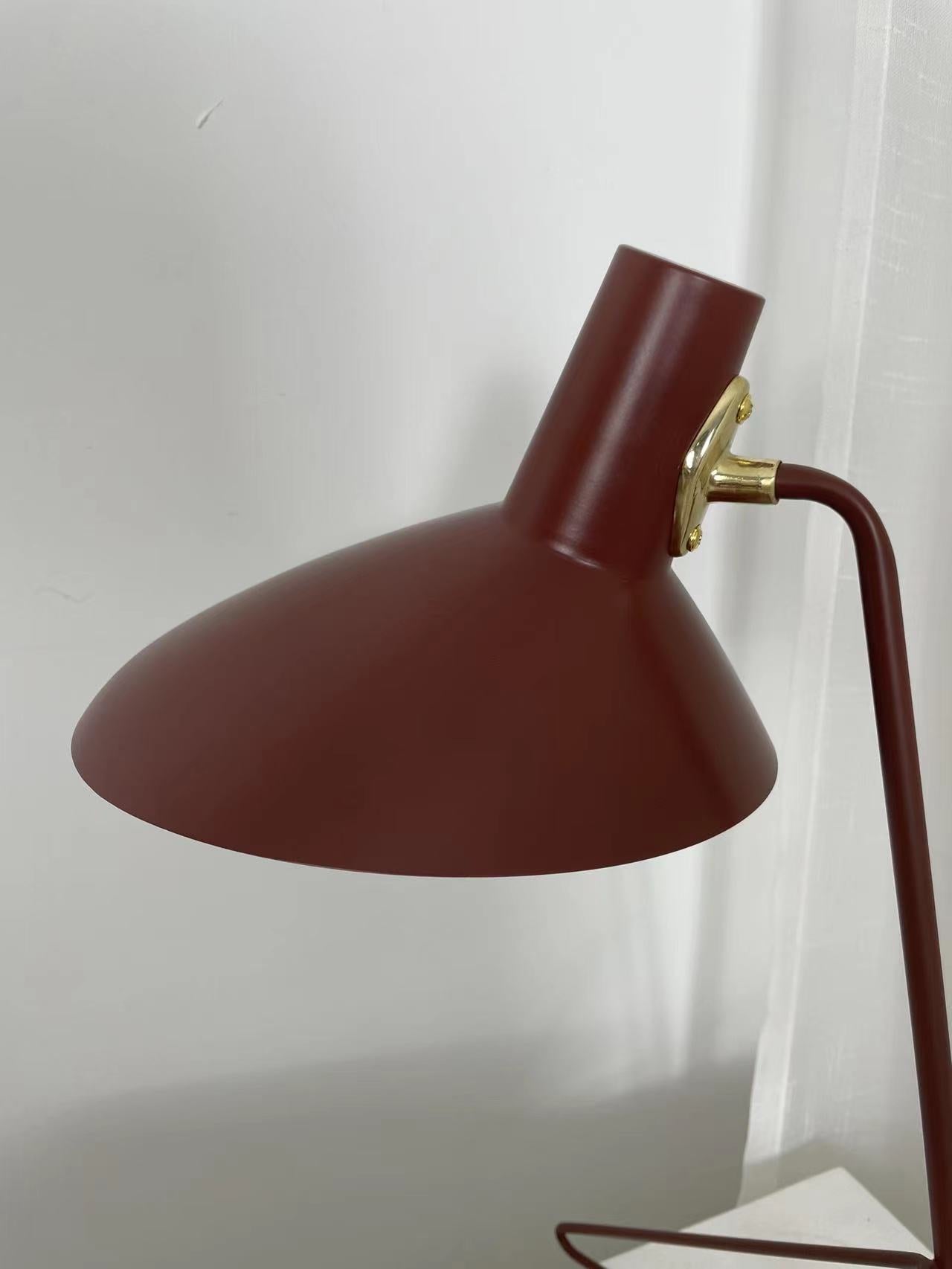 Tripod Table Lamp