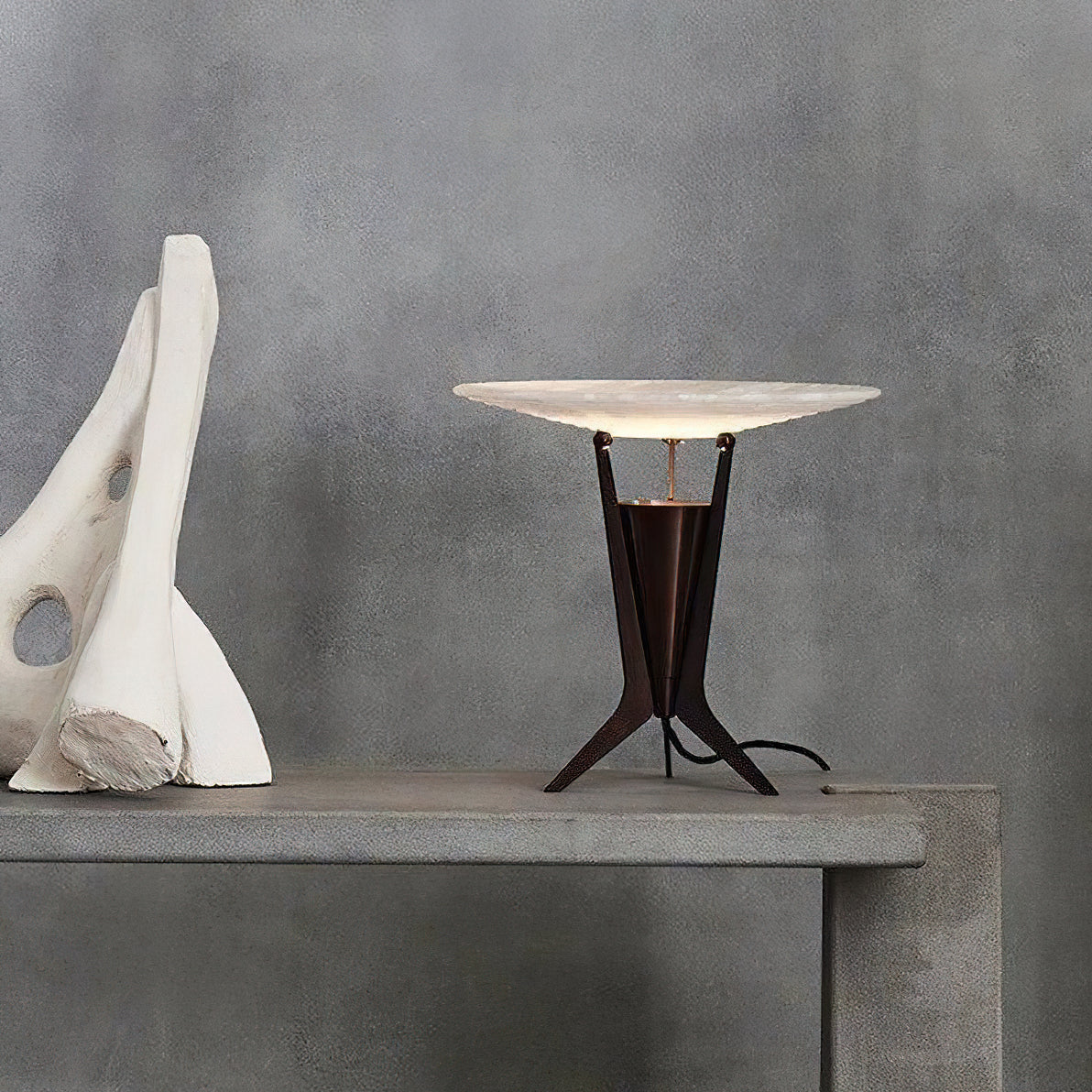 アラゴン テーブルランプ