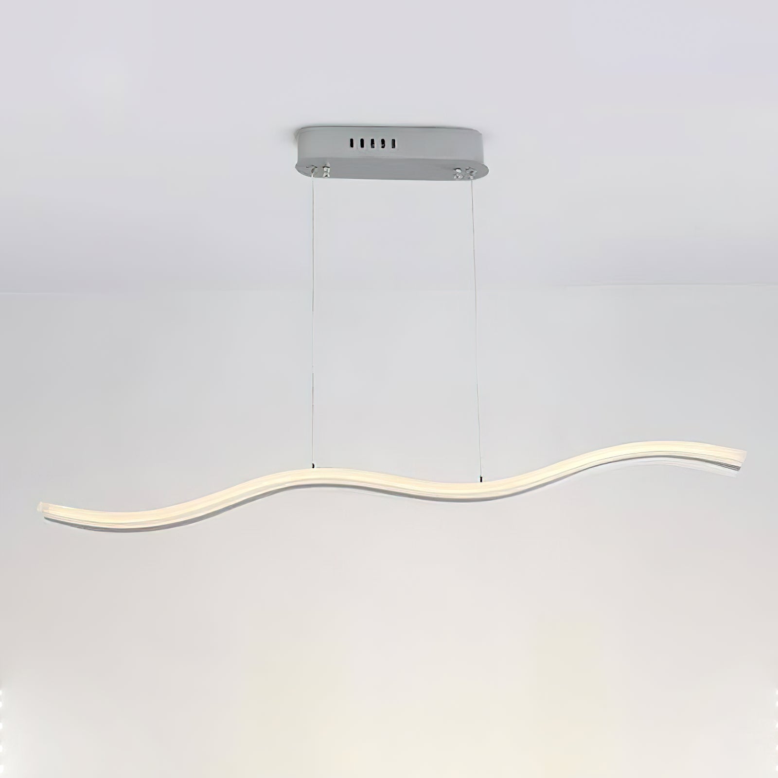 流線型のアートダイニングテーブルシャンデリア