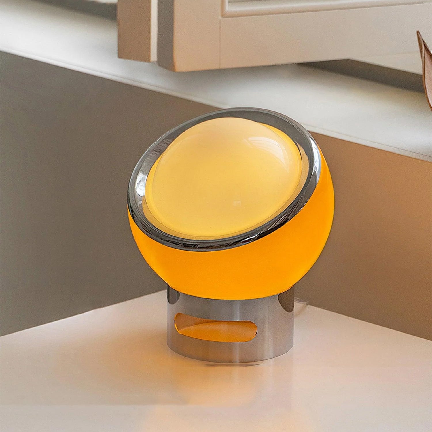 ヴァレリア テーブルランプ