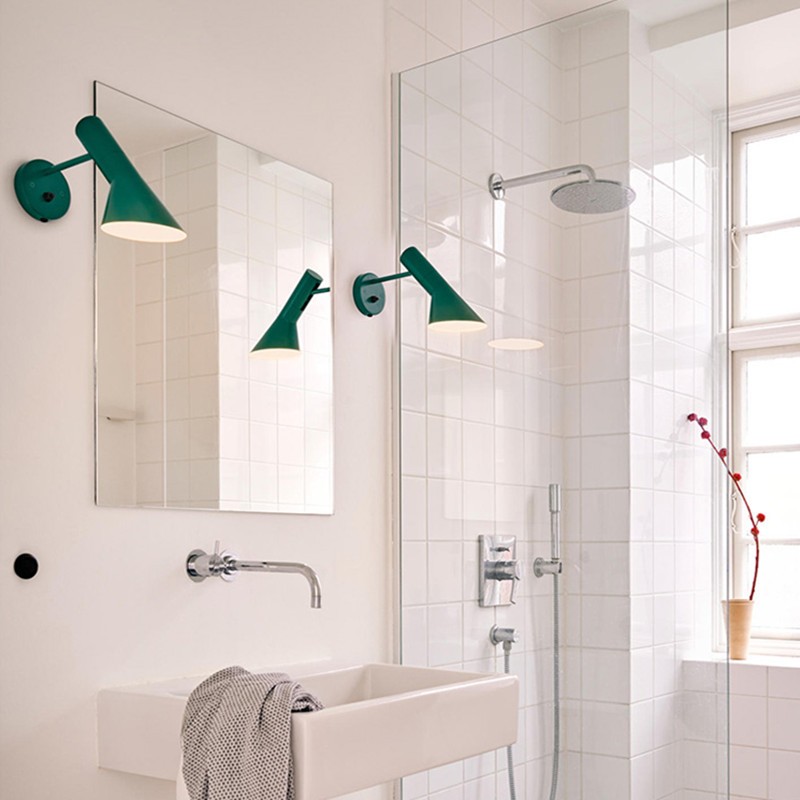 デンマークデザインの回転式ウォールランプ