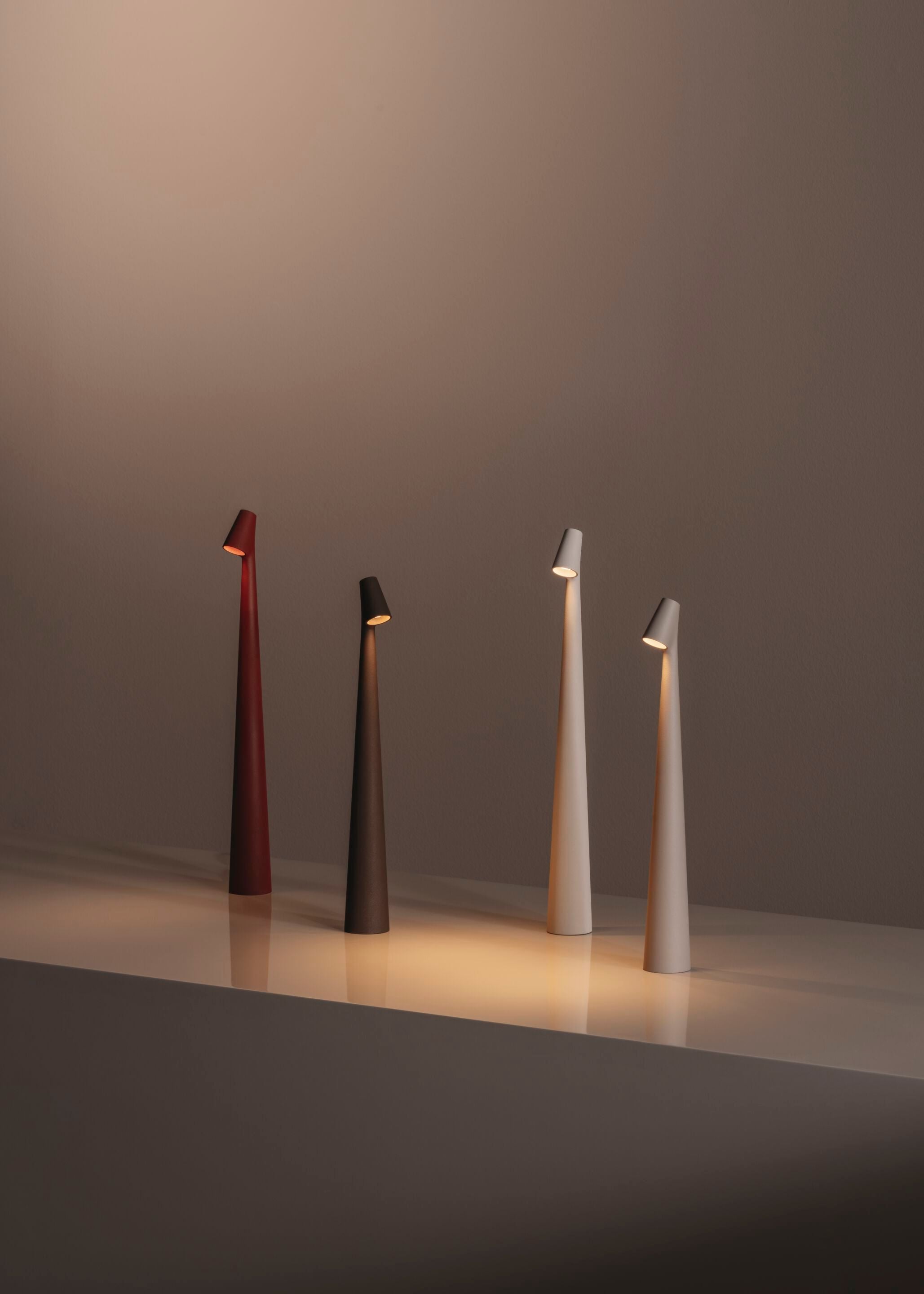 アフリカ ポータブル テーブル ランプ