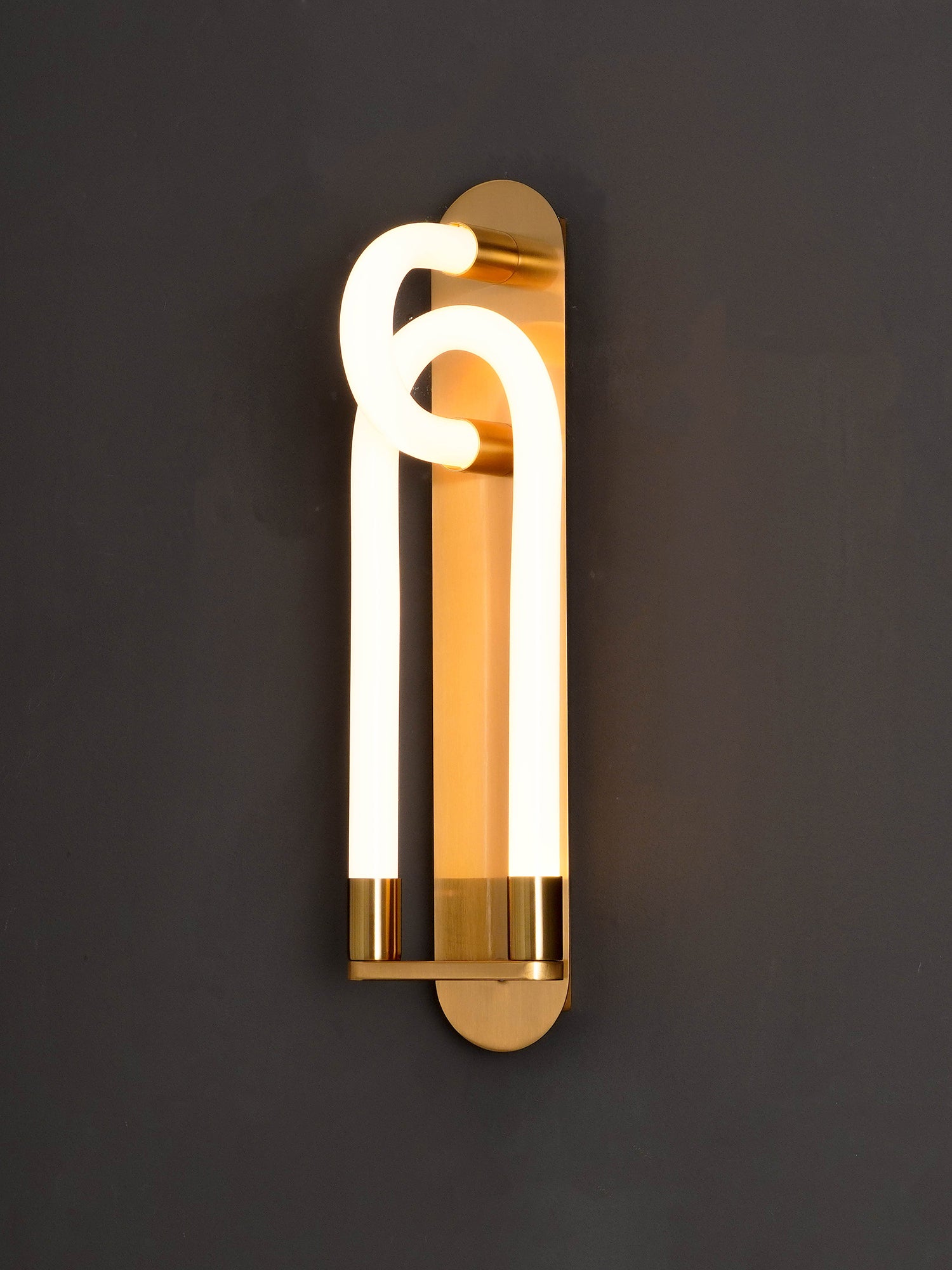 Loopi Wall Lamp