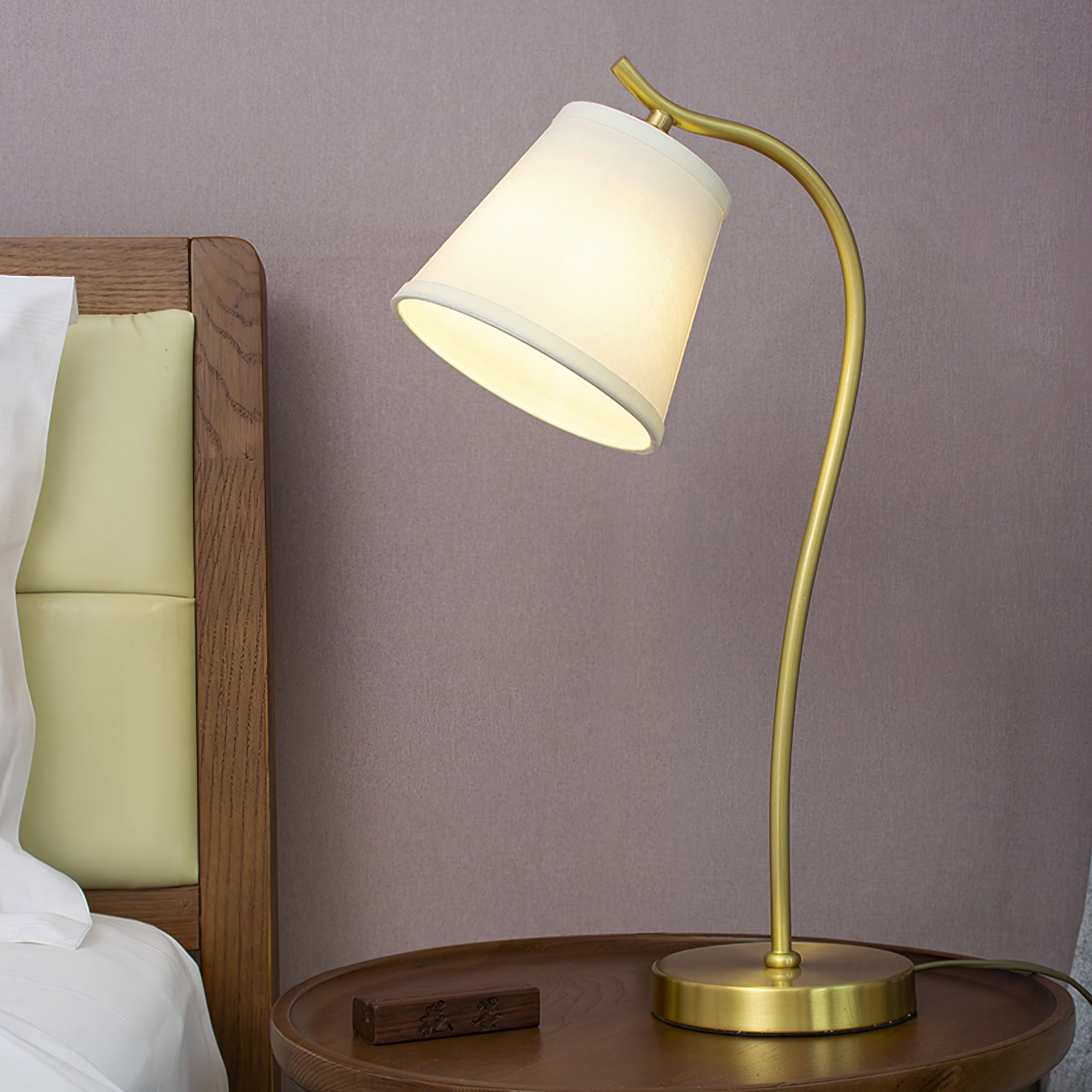 アネタ テーブルランプ