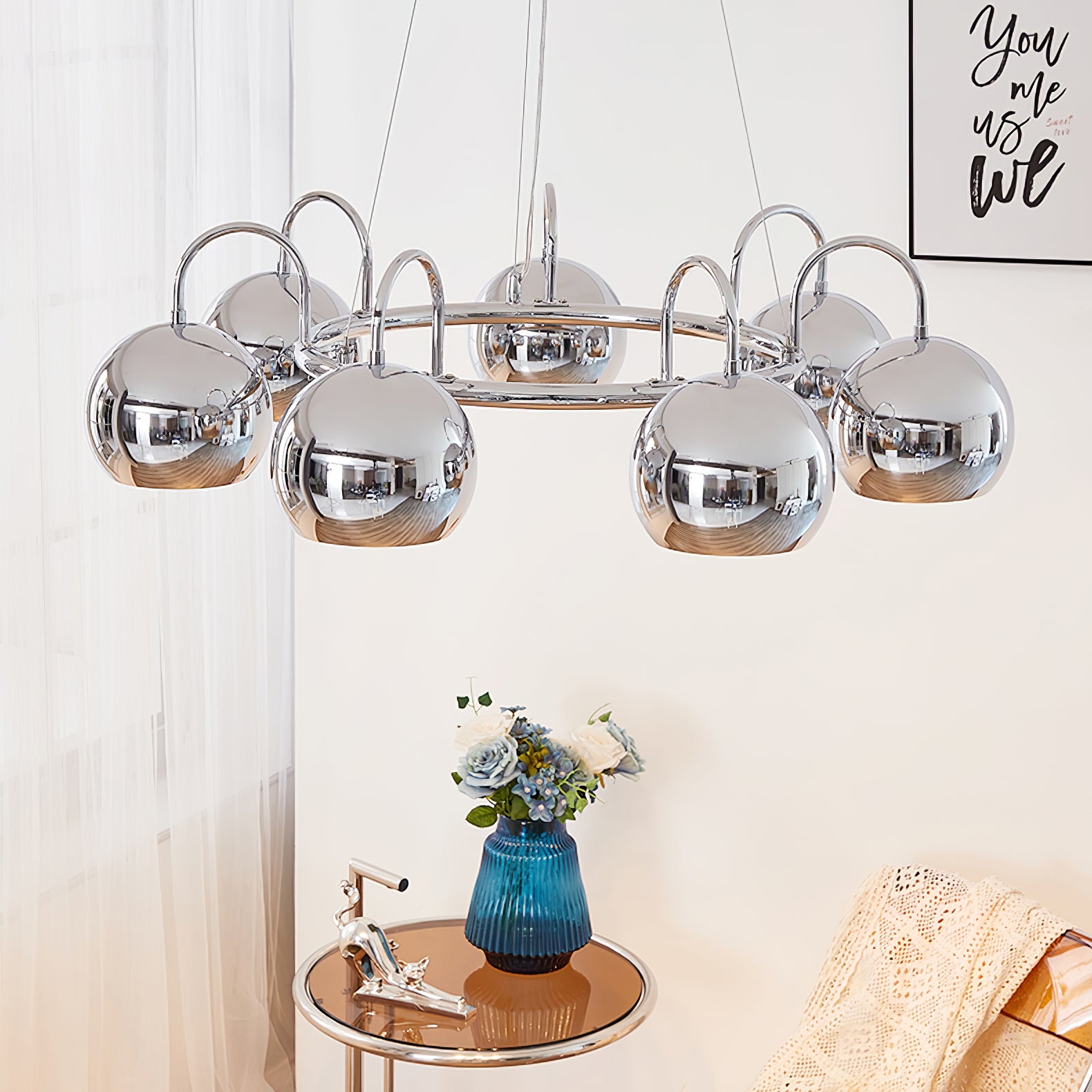 目玉シャンデリア