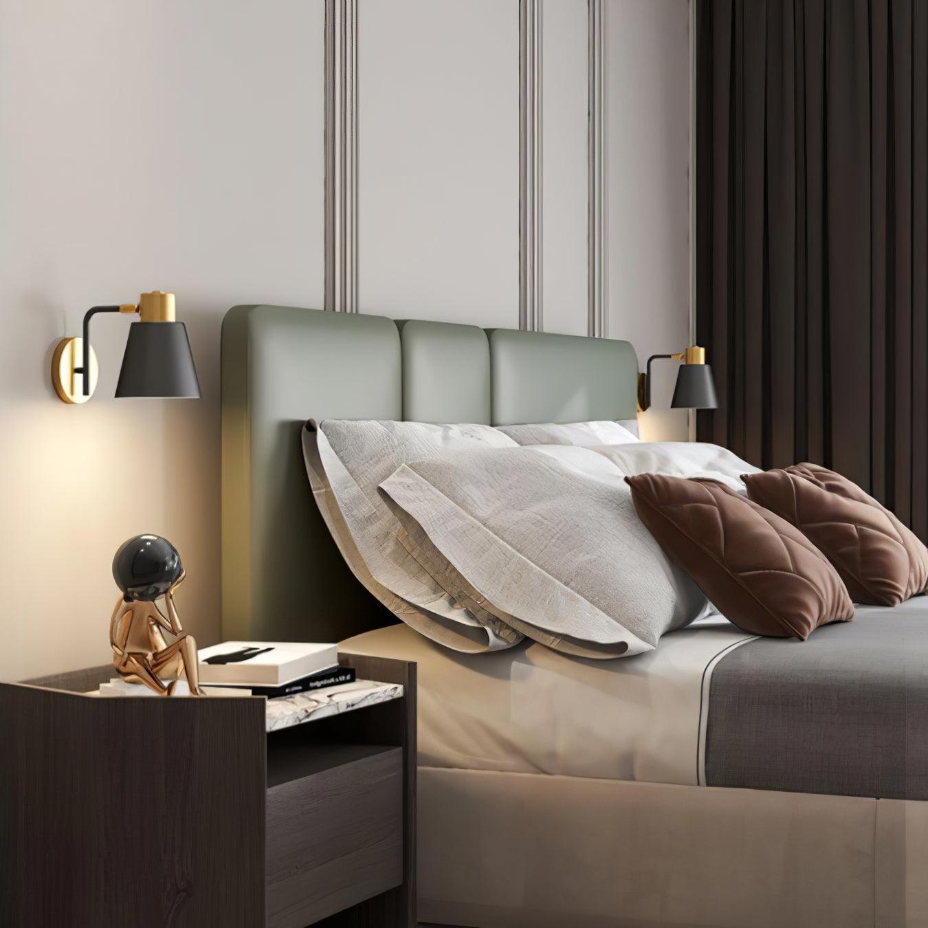 調節可能なアーム付きウォールランプ