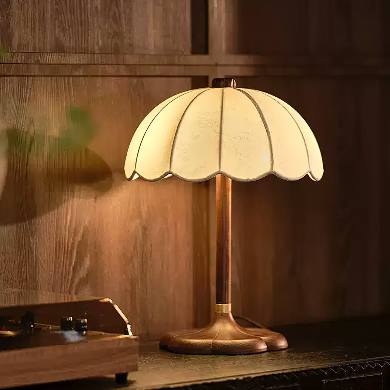 プラハの花びらテーブルランプ