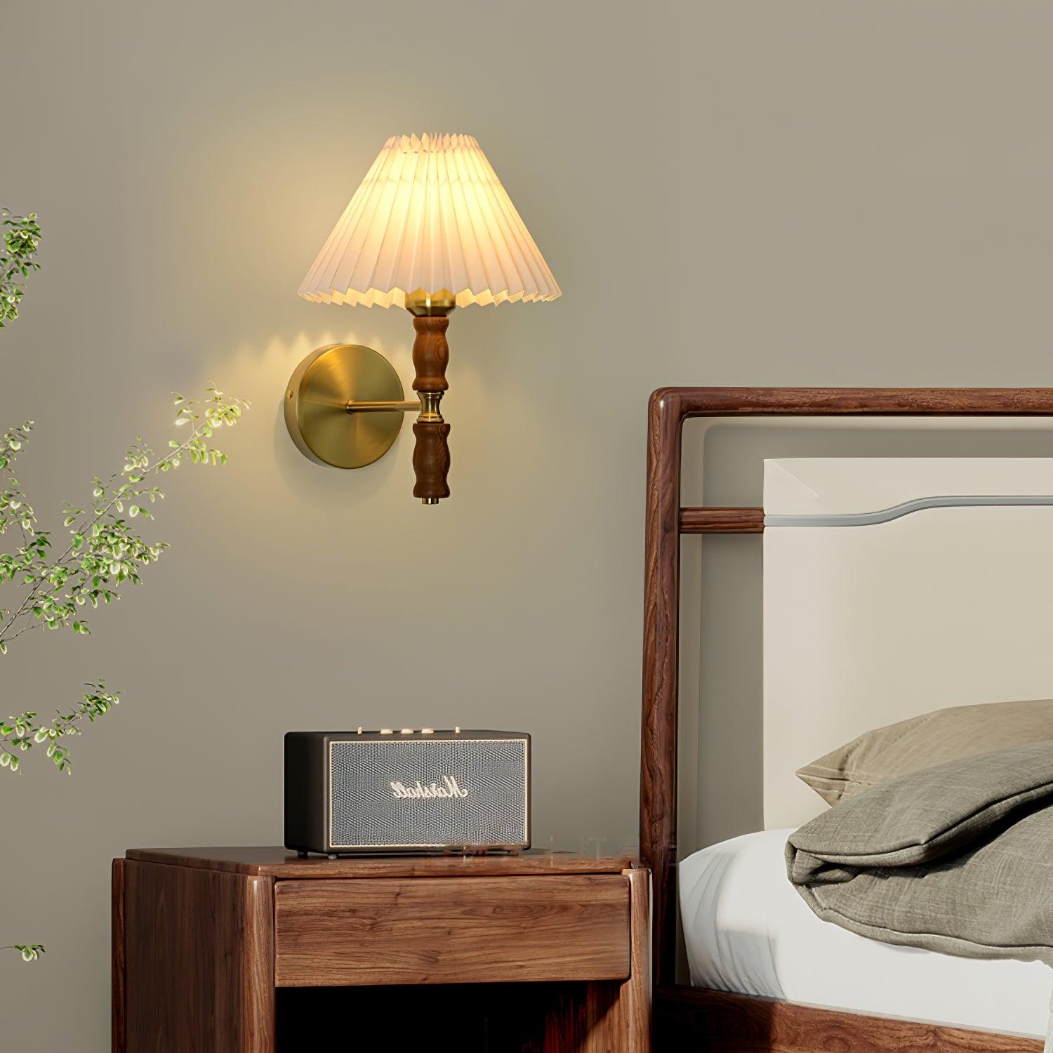 プリーツウォールナットウォールライト