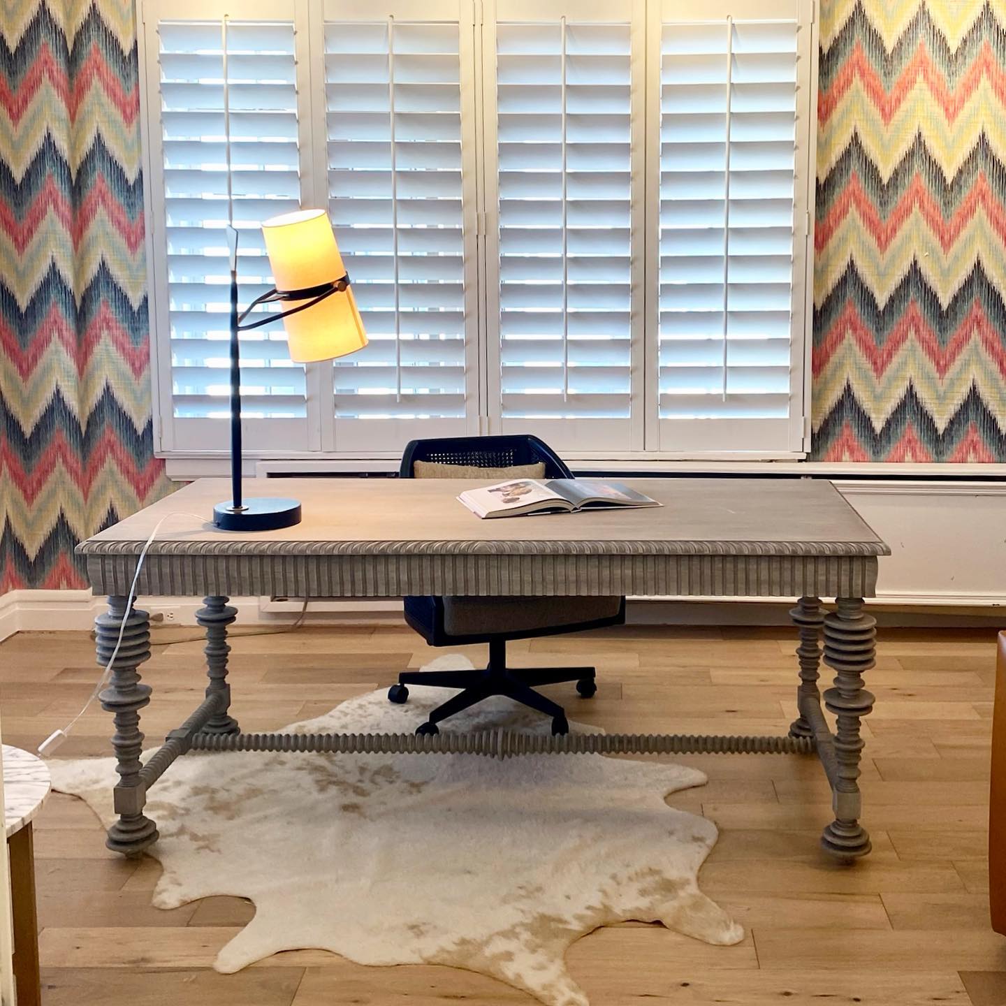 ヤスミン テーブルランプ