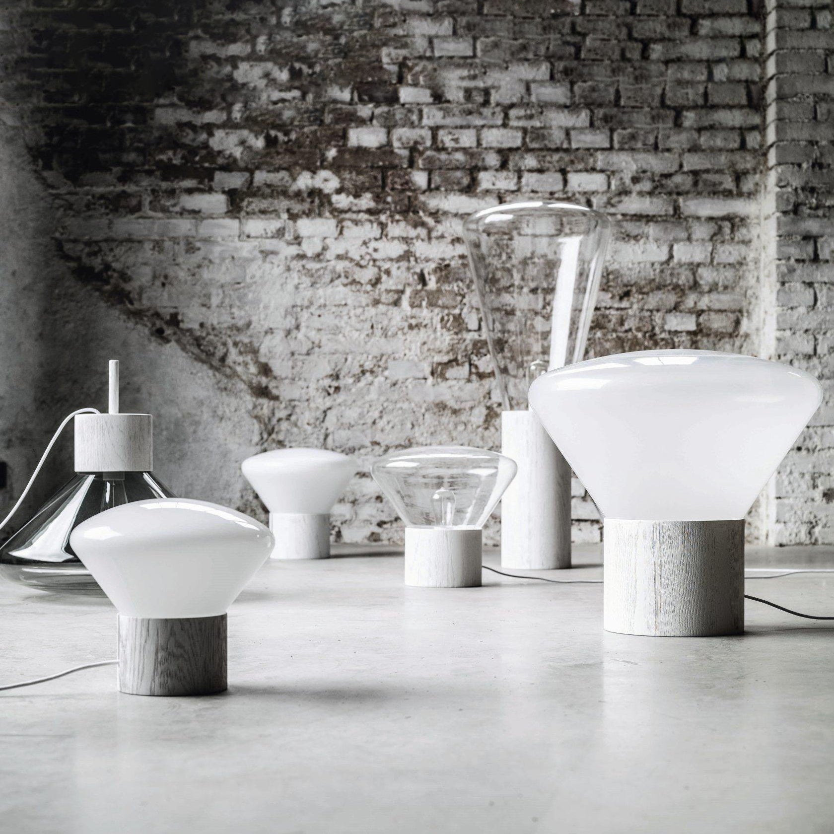 電球テーブルランプ