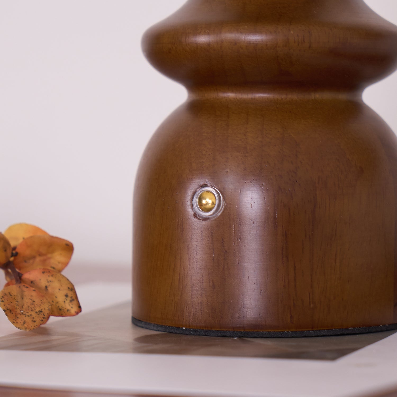 ノヴァ木製テーブルランプ